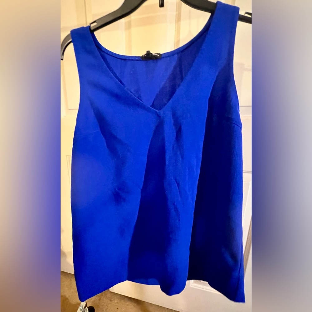 PSIN002 
ClubMonaco Blue Sleeveless Tank Top